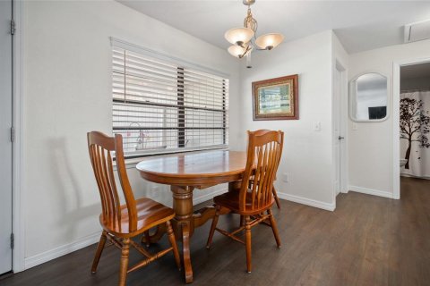 House in Englewood, Florida 2 bedrooms, 95.88 sq.m. № 1734737 - photo 4