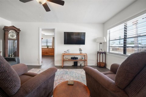 House in Englewood, Florida 2 bedrooms, 95.88 sq.m. № 1734737 - photo 5