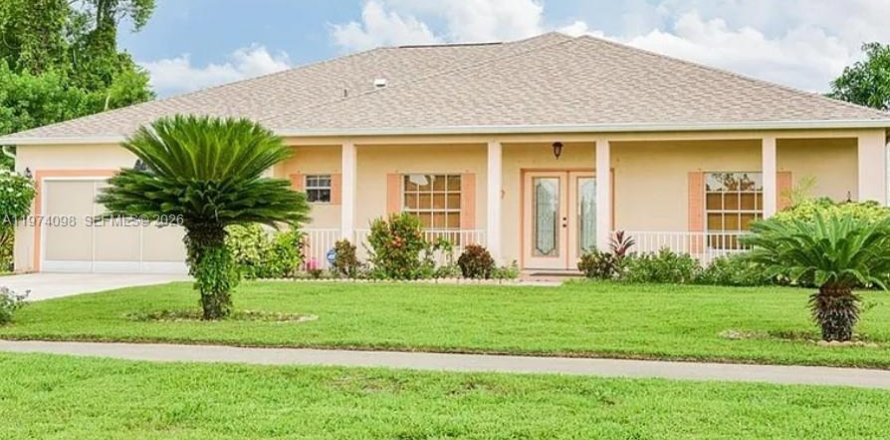 House in Lehigh Acres, Florida 4 bedrooms, 201.88 sq.m. № 2041437