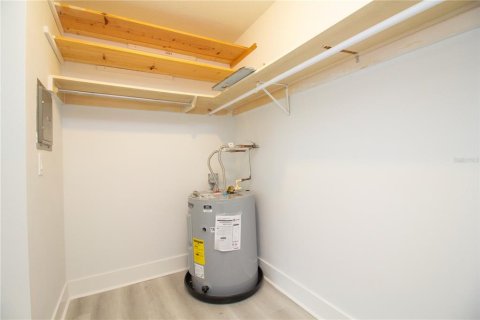 Condo in South Pasadena, Florida, 1 bedroom  № 2228020 - photo 15