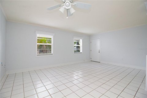 Condo in South Pasadena, Florida, 1 bedroom  № 2228020 - photo 5