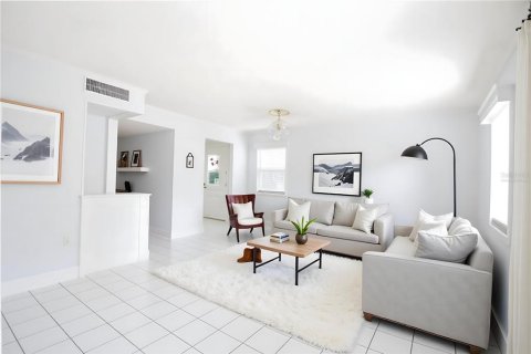 Condo in South Pasadena, Florida, 1 bedroom  № 2228020 - photo 6