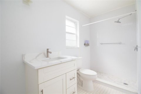 Condo in South Pasadena, Florida, 1 bedroom  № 2228020 - photo 17