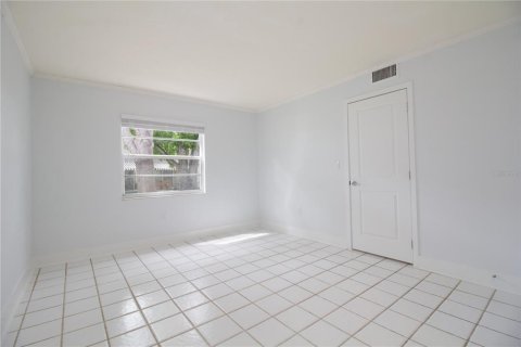 Condo in South Pasadena, Florida, 1 bedroom  № 2228020 - photo 13