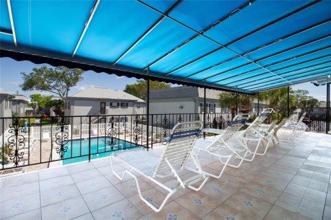 Condo in South Pasadena, Florida, 1 bedroom  № 2228020 - photo 20