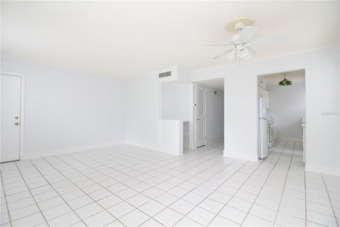 Condo in South Pasadena, Florida, 1 bedroom  № 2228020 - photo 4