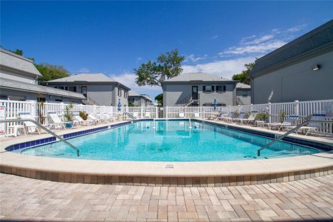 Condo in South Pasadena, Florida, 1 bedroom  № 2228020 - photo 18