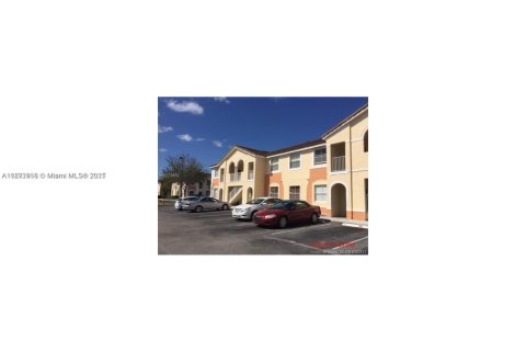 Condo in Homestead, Florida, 2 bedrooms  № 1922620 - photo 1