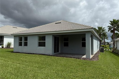 House in Davenport, Florida 3 bedrooms, 160.91 sq.m. № 1903699 - photo 17