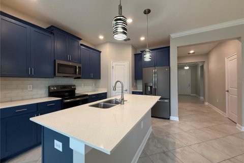 House in Davenport, Florida 3 bedrooms, 160.91 sq.m. № 1903699 - photo 4