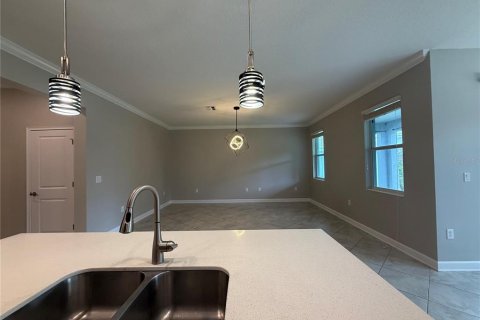 House in Davenport, Florida 3 bedrooms, 160.91 sq.m. № 1903699 - photo 6