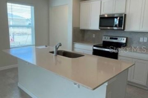 House in DeLand, Florida 4 bedrooms, 146.79 sq.m. № 1805709 - photo 3