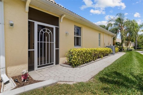 Villa ou maison à louer à North Port, Floride: 3 chambres, 153.66 m2 № 2315086 - photo 3