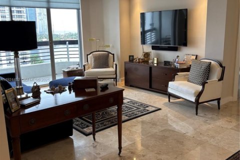 Condominio en venta en Aventura, Florida, 2 dormitorios, 109.72 m2 № 1982758 - foto 16