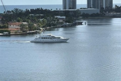 Condominio en venta en Aventura, Florida, 2 dormitorios, 109.72 m2 № 1982758 - foto 2