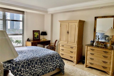 Condominio en venta en Aventura, Florida, 2 dormitorios, 109.72 m2 № 1982758 - foto 11