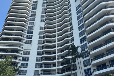 Condominio en venta en Aventura, Florida, 2 dormitorios, 109.72 m2 № 1982758 - foto 20