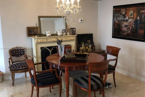 Condominio en venta en Aventura, Florida, 2 dormitorios, 109.72 m2 № 1982758 - foto 18