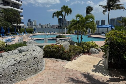 Condominio en venta en Aventura, Florida, 2 dormitorios, 109.72 m2 № 1982758 - foto 29