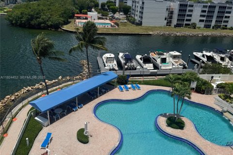 Condominio en venta en Aventura, Florida, 2 dormitorios, 109.72 m2 № 1982758 - foto 27