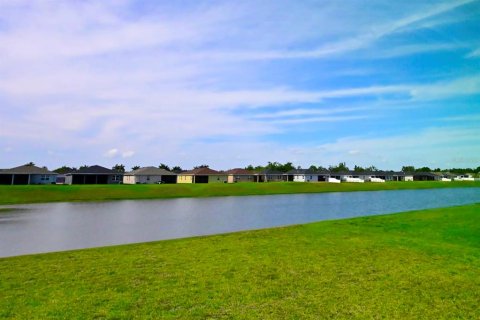 Villa ou maison à louer à Sarasota, Floride: 4 chambres, 158.03 m2 № 2119892 - photo 2