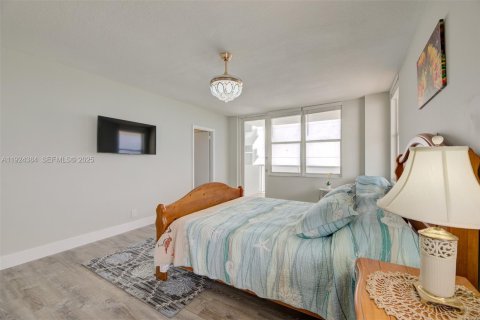 Apartment in Hollywood, Florida 2 bedrooms, 123.65 sq.m. № 2076708 - photo 11