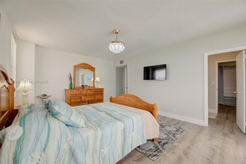 Apartment in Hollywood, Florida 2 bedrooms, 123.65 sq.m. № 2076708 - photo 10