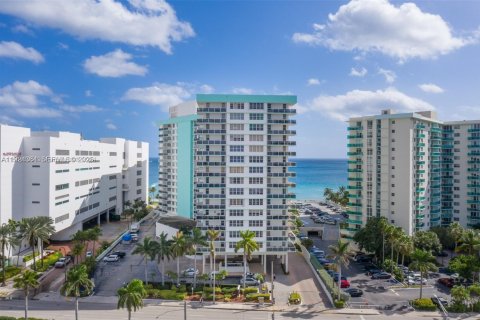 Apartment in Hollywood, Florida 2 bedrooms, 123.65 sq.m. № 2076708 - photo 17