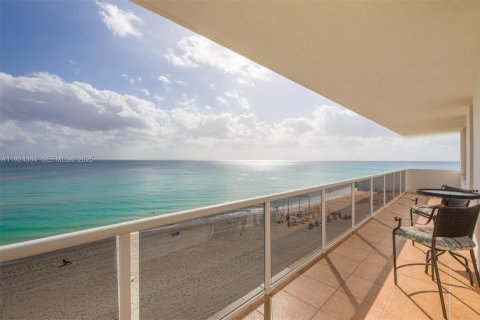 Apartment in Hollywood, Florida 2 bedrooms, 123.65 sq.m. № 2076708 - photo 19
