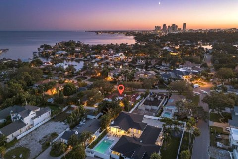 Casa en venta en Saint Petersburg, Florida, 5 dormitorios, 375.6 m2 № 2196546 - foto 3