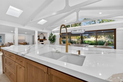 Casa en venta en Saint Petersburg, Florida, 5 dormitorios, 375.6 m2 № 2196546 - foto 18