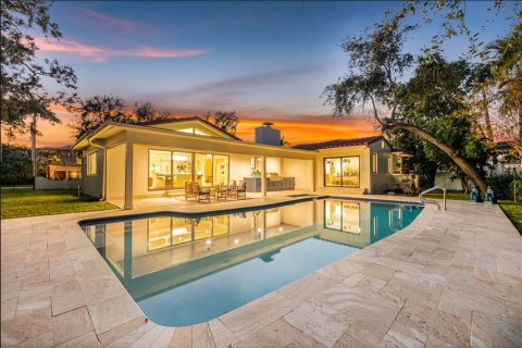Casa en venta en Saint Petersburg, Florida, 5 dormitorios, 375.6 m2 № 2196546 - foto 2