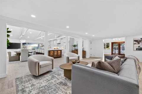 Casa en venta en Saint Petersburg, Florida, 5 dormitorios, 375.6 m2 № 2196546 - foto 10