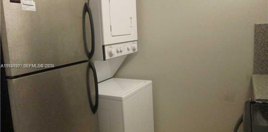 Condo à Miami, Floride, 2 chambres № 1987419