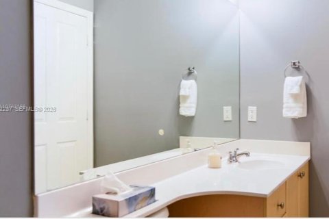 Купить кондоминиум в Майами, Флорида 2 спальни, 85.75м2, № 2054369 - фото 11