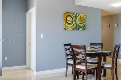 Купить кондоминиум в Майами, Флорида 2 спальни, 85.75м2, № 2054369 - фото 15