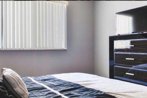 Купить кондоминиум в Майами, Флорида 2 спальни, 85.75м2, № 2054369 - фото 6