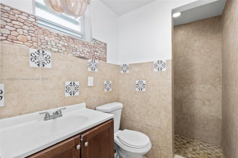Villa ou maison à vendre à North Miami Beach, Floride: 4 chambres, 115.38 m2 № 2015507 - photo 21