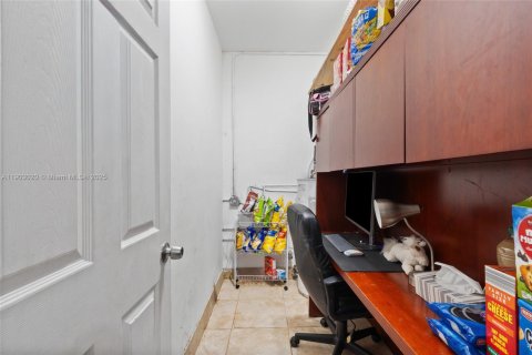 Villa ou maison à vendre à North Miami Beach, Floride: 4 chambres, 115.38 m2 № 2015507 - photo 20