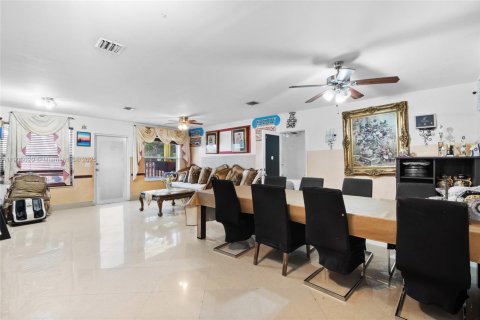 Villa ou maison à vendre à North Miami Beach, Floride: 4 chambres, 115.38 m2 № 2015507 - photo 10