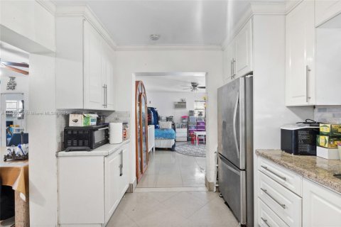 Villa ou maison à vendre à North Miami Beach, Floride: 4 chambres, 115.38 m2 № 2015507 - photo 15