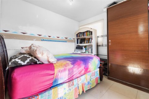 Villa ou maison à vendre à North Miami Beach, Floride: 4 chambres, 115.38 m2 № 2015507 - photo 27