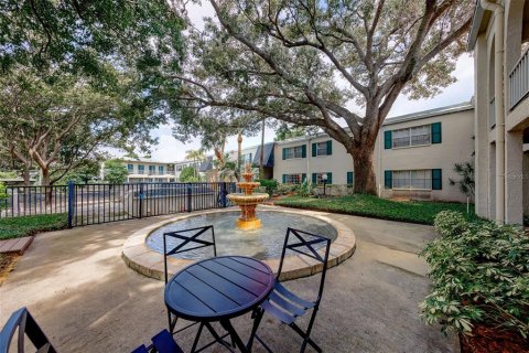 Copropriété à vendre à Tampa, Floride: 2 chambres, 92.9 m2 № 2378257 - photo 21