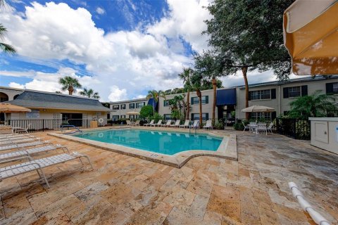 Copropriété à vendre à Tampa, Floride: 2 chambres, 92.9 m2 № 2378257 - photo 24