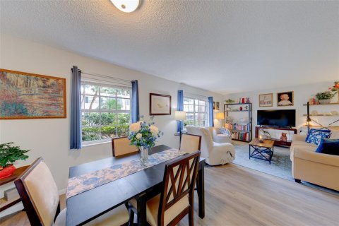 Copropriété à vendre à Tampa, Floride: 2 chambres, 92.9 m2 № 2378257 - photo 8