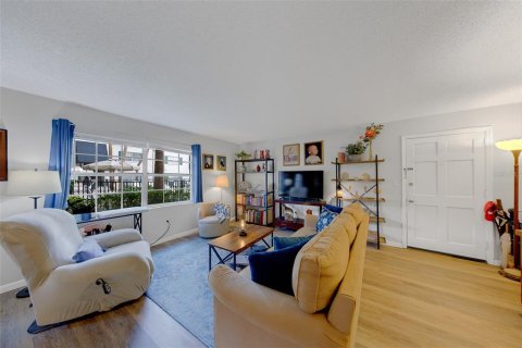 Copropriété à vendre à Tampa, Floride: 2 chambres, 92.9 m2 № 2378257 - photo 4