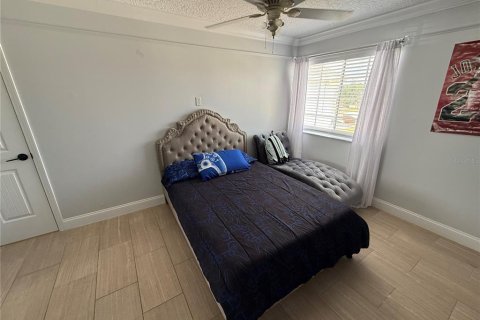 House in Orlando, Florida 4 bedrooms, 186.18 sq.m. № 1720230 - photo 26