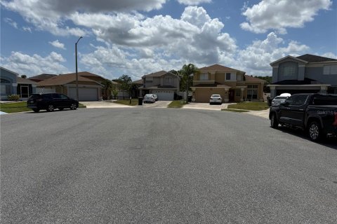House in Orlando, Florida 4 bedrooms, 186.18 sq.m. № 1720230 - photo 6