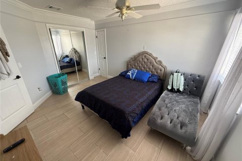 House in Orlando, Florida 4 bedrooms, 186.18 sq.m. № 1720230 - photo 24