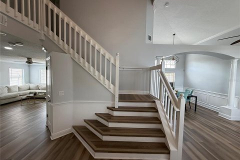 House in Orlando, Florida 4 bedrooms, 186.18 sq.m. № 1720230 - photo 7